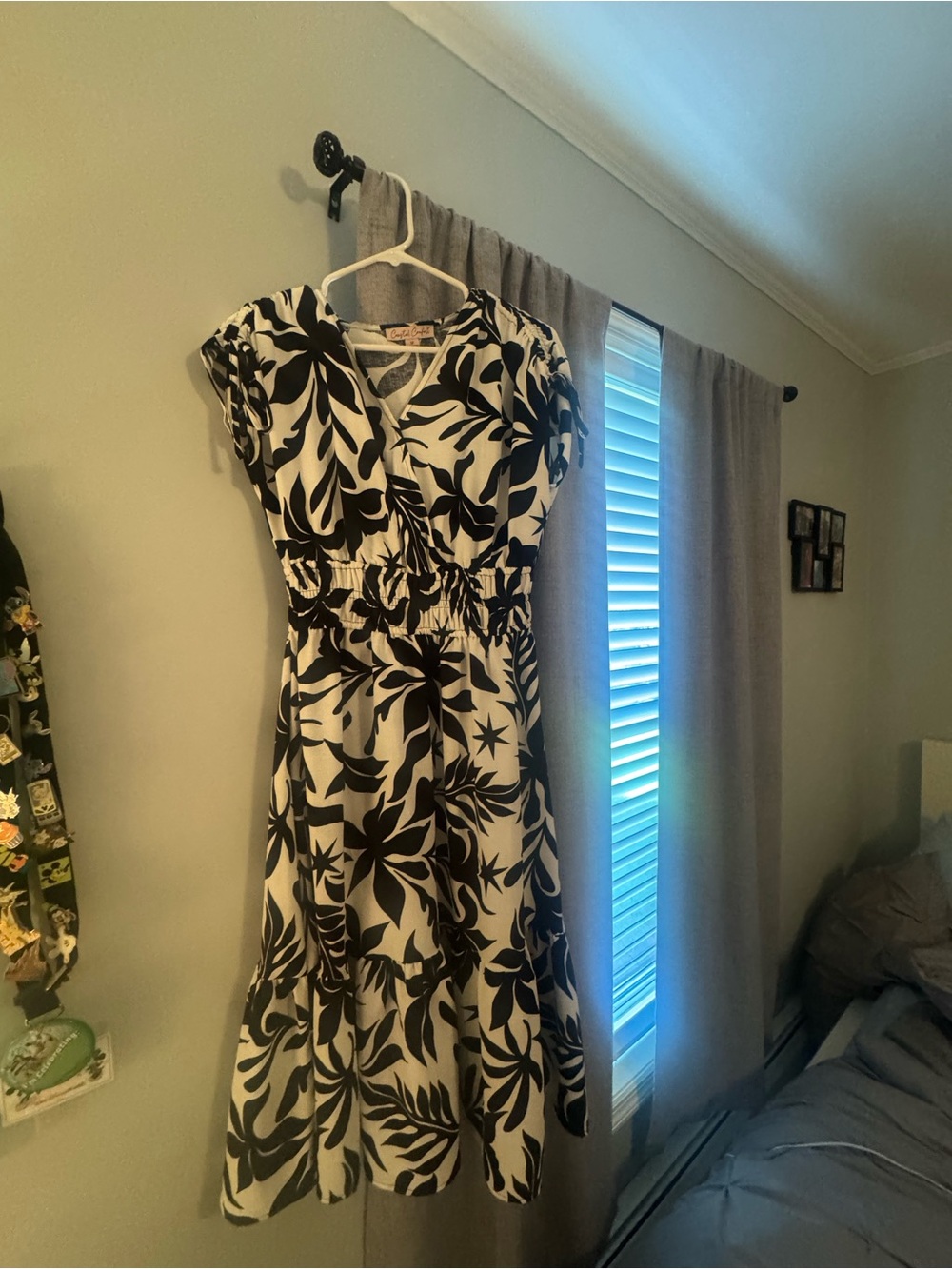 Black and White Floral Wrap-Style Women's Dress